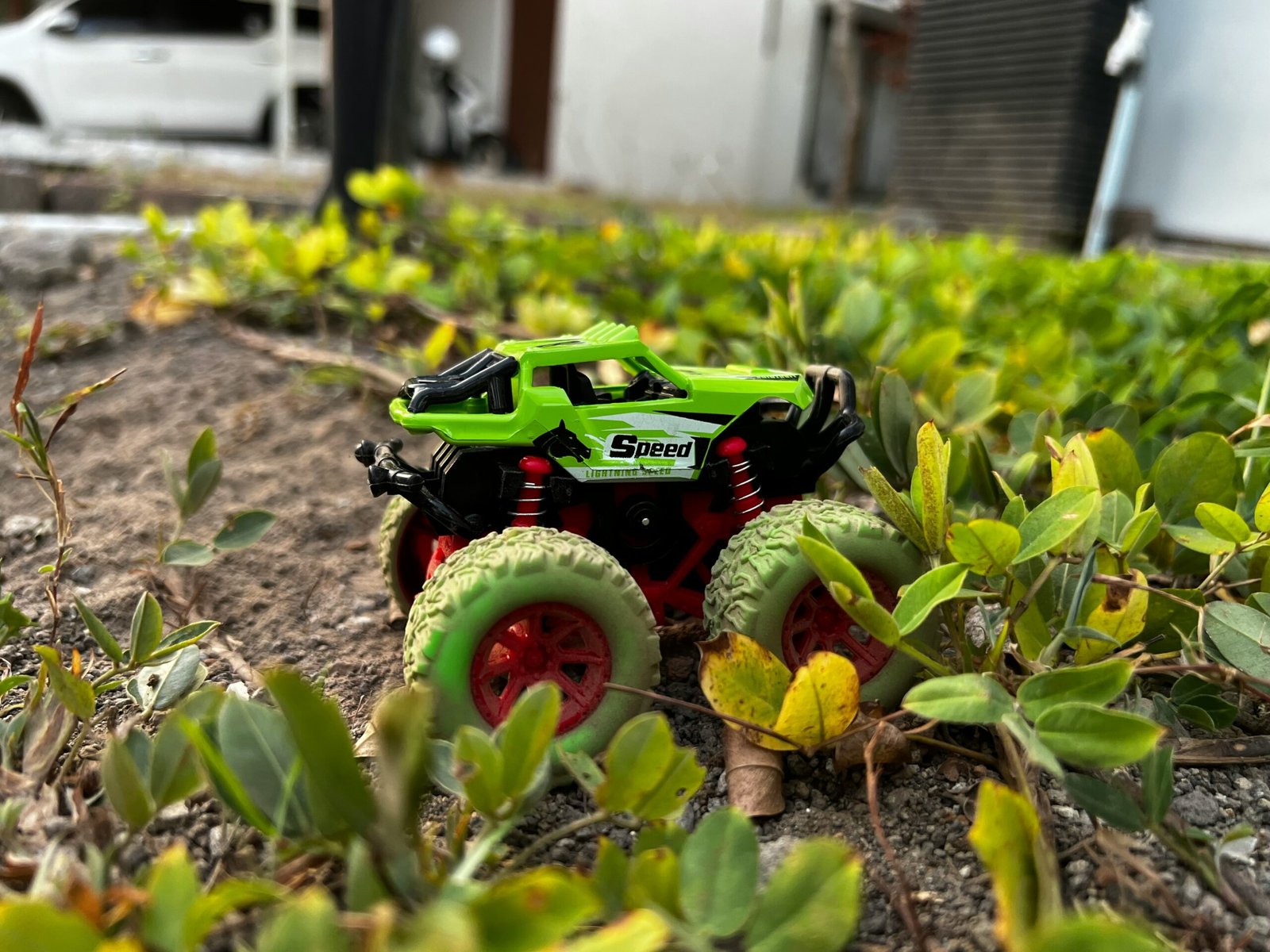 2.4GHz High-Speed RC Remote Control Stunt Car